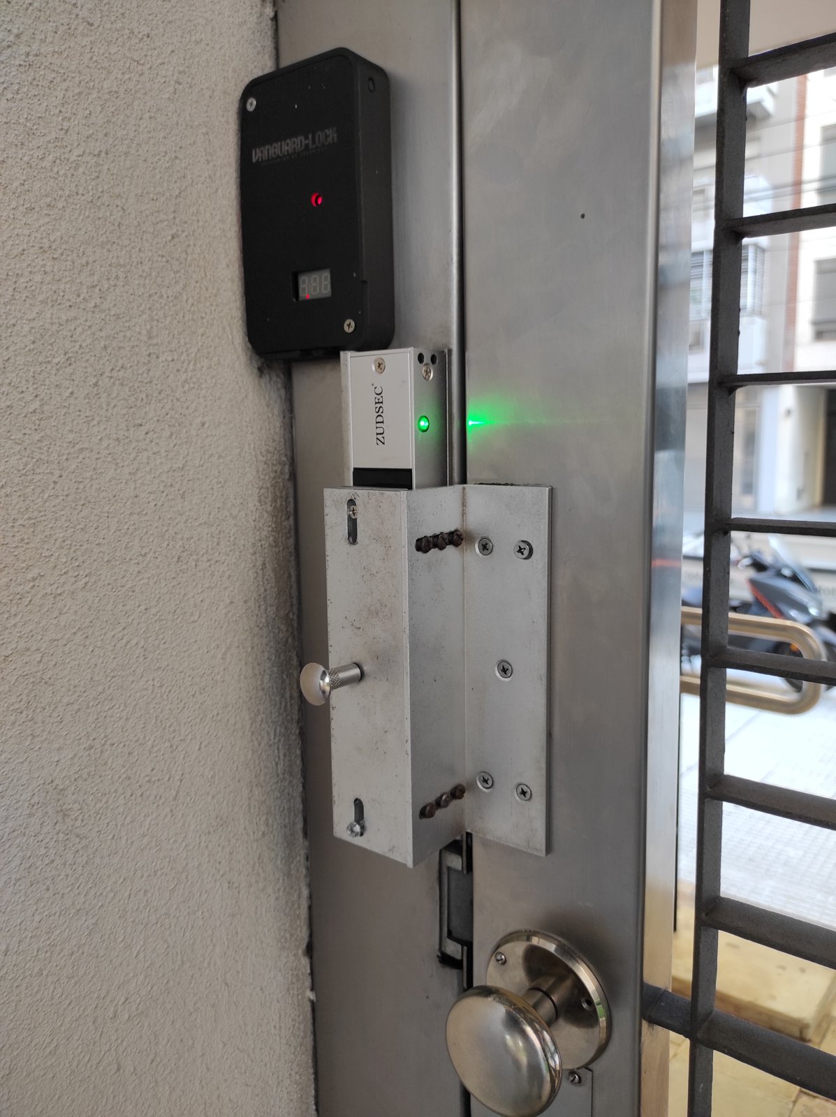 Control de acceso en puerta de ingreso